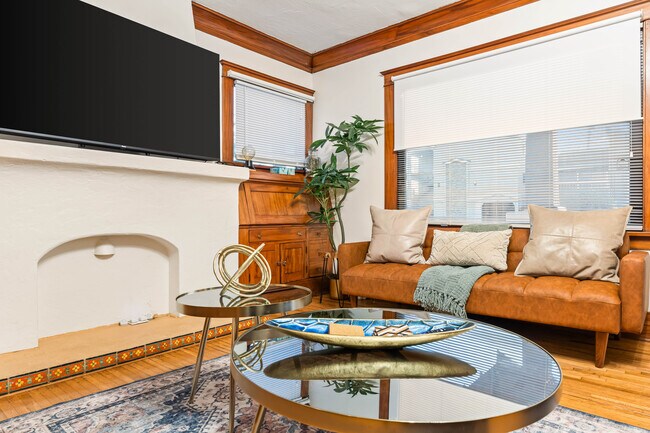 Building Photo - 732-736 Redondo Ave