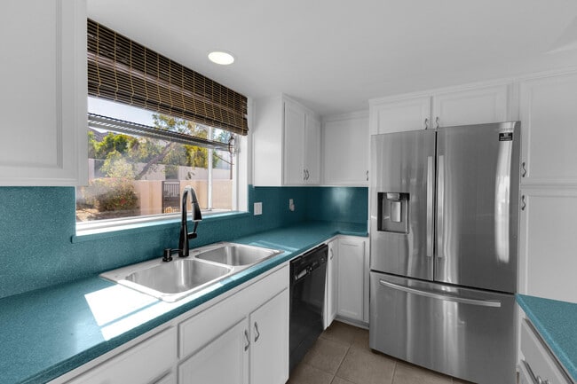 Building Photo - 39124 Channel Dr