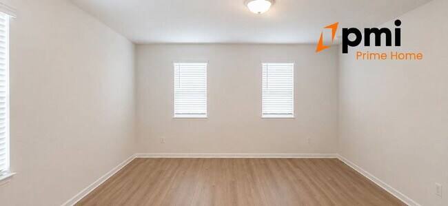Building Photo - Stunning 5?Bedroom Home with 3 Bathrooms Single Family House.