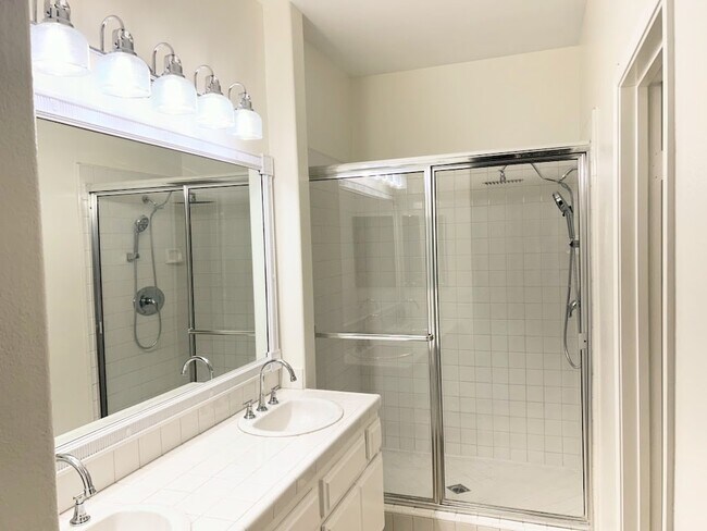 Building Photo - 231 Shorebreaker Dr