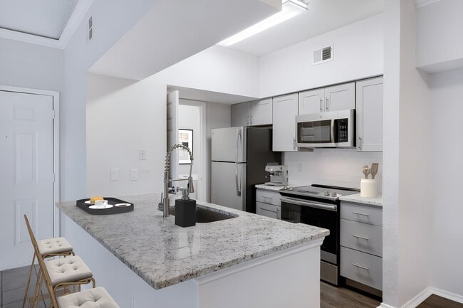 Primary Photo - Promenade at Carillon