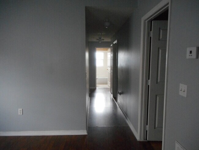 Building Photo - 8522 Rainbow Ave