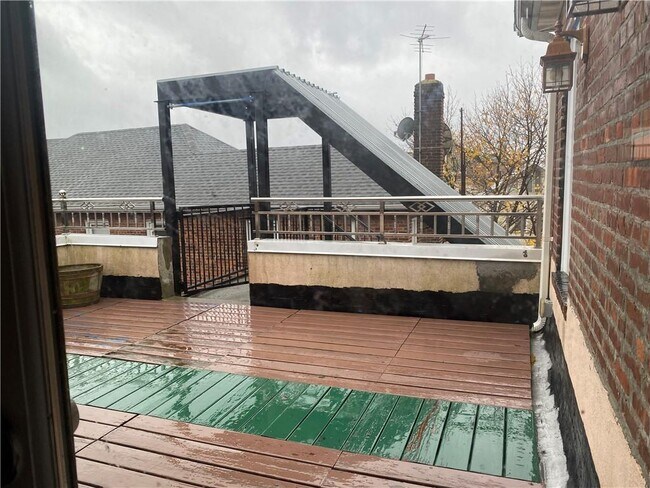 Building Photo - 4210 Surf Ave