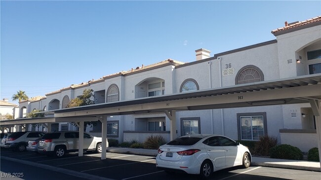 Building Photo - 3125 N Buffalo Dr