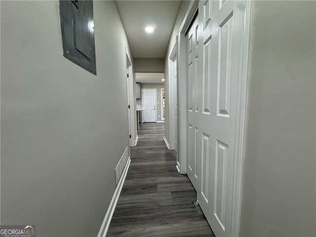 Building Photo - 3489 Creighton Rd SW