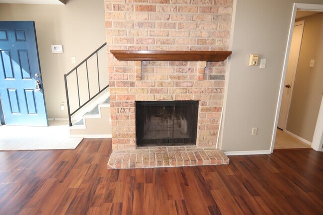 Building Photo - 1021 Park Meadow Dr