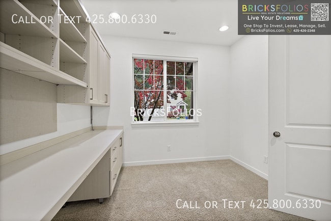 Building Photo - Luxury Corner-Lot Home in Redmond Ridge Ea...