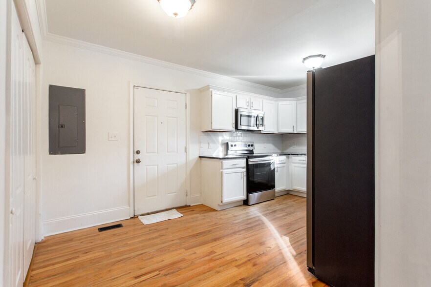 Building Photo - 83 Ormond St SE