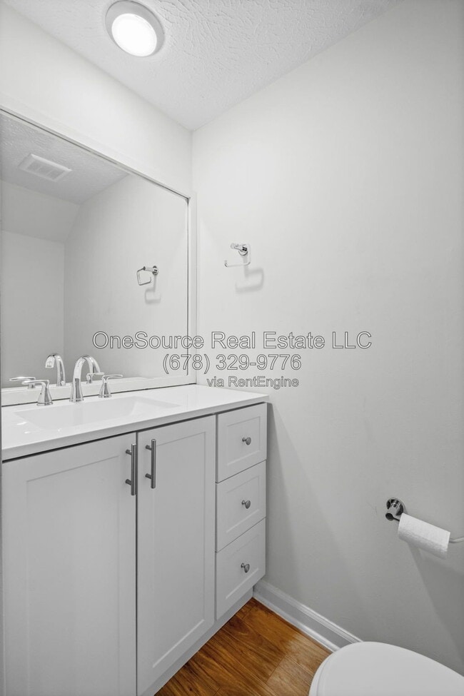 Building Photo - 2961 Lakemont Dr SW