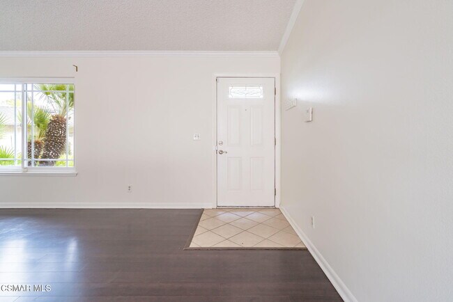 Building Photo - 6894 N Auburn Cir
