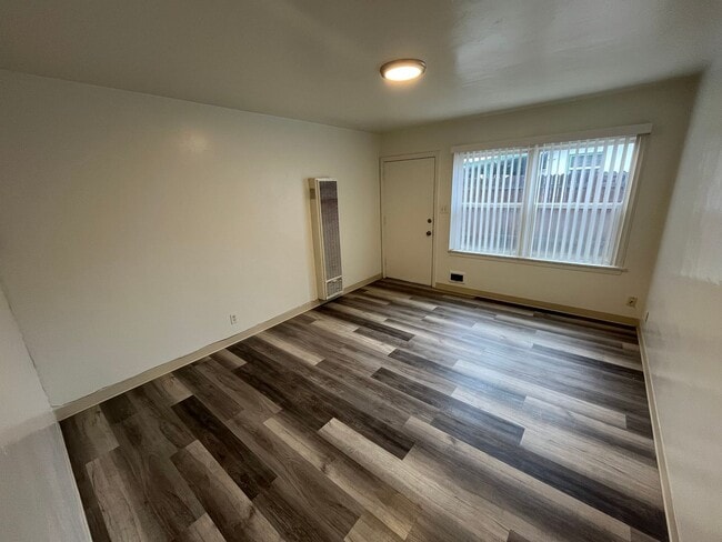 Building Photo - 408 W El Camino St