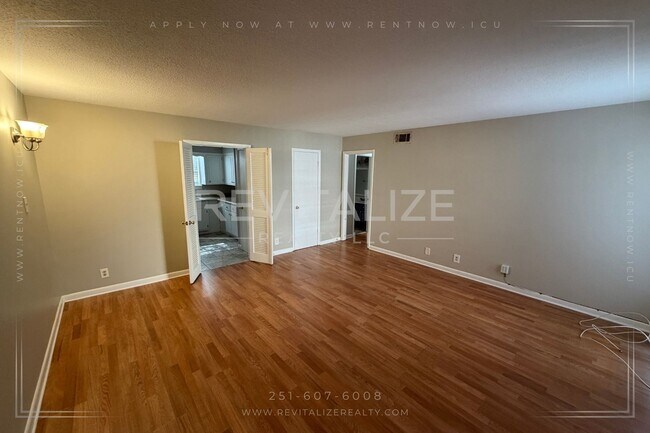 Building Photo - 1504 Dauphin St