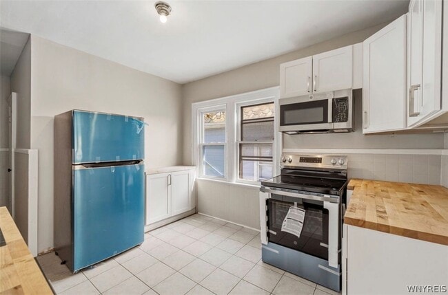 Building Photo - 1067 Tonawanda St