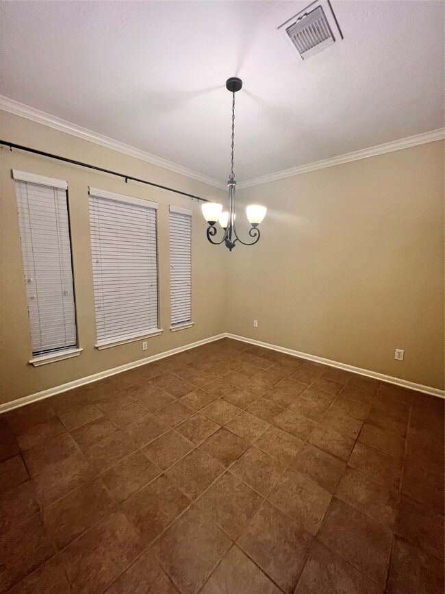 Building Photo - 15 Jewelsford Ct