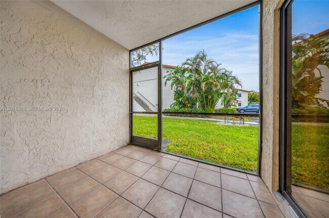 Building Photo - 5521 Courtyard Dr