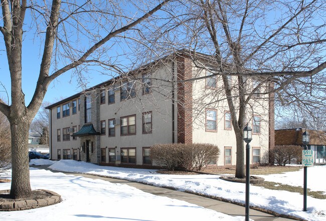 Building Photo - 5918-5924 35th St W