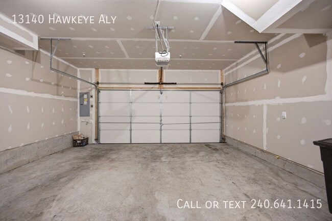 Building Photo - 13140 Hawkeye Alley
