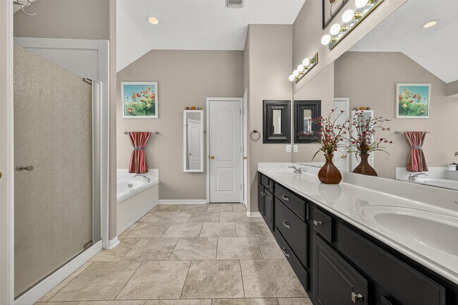 Building Photo - 17518 Heartwind Ct