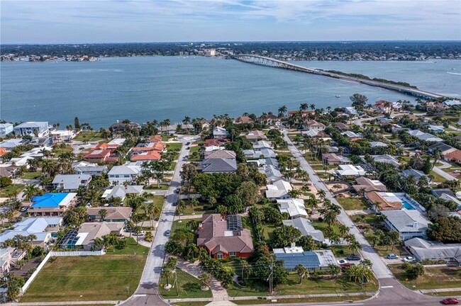 Building Photo - 106 15th St