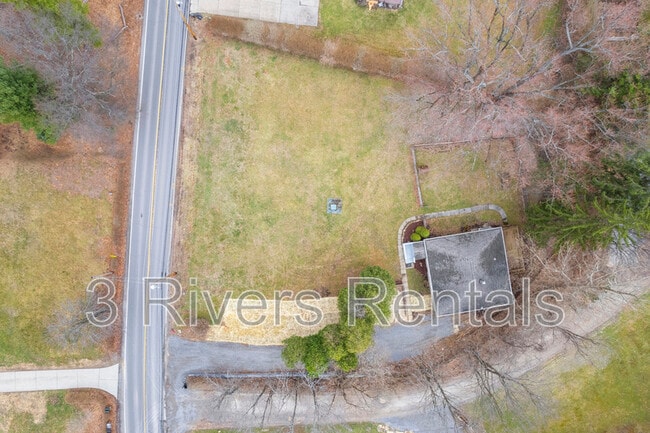 Building Photo - 600 Camp Meeting Rd