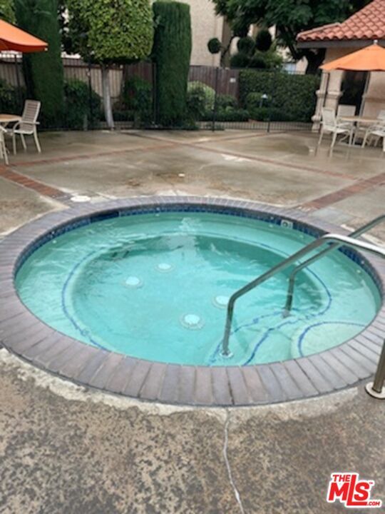 Building Photo - 1711 Grismer Ave