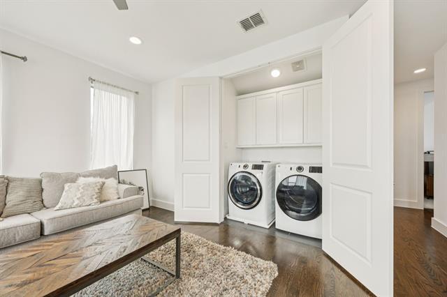 Building Photo - 3002 Zenia Dr