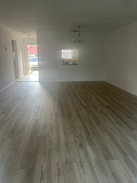 Building Photo - 239 Down E Ln