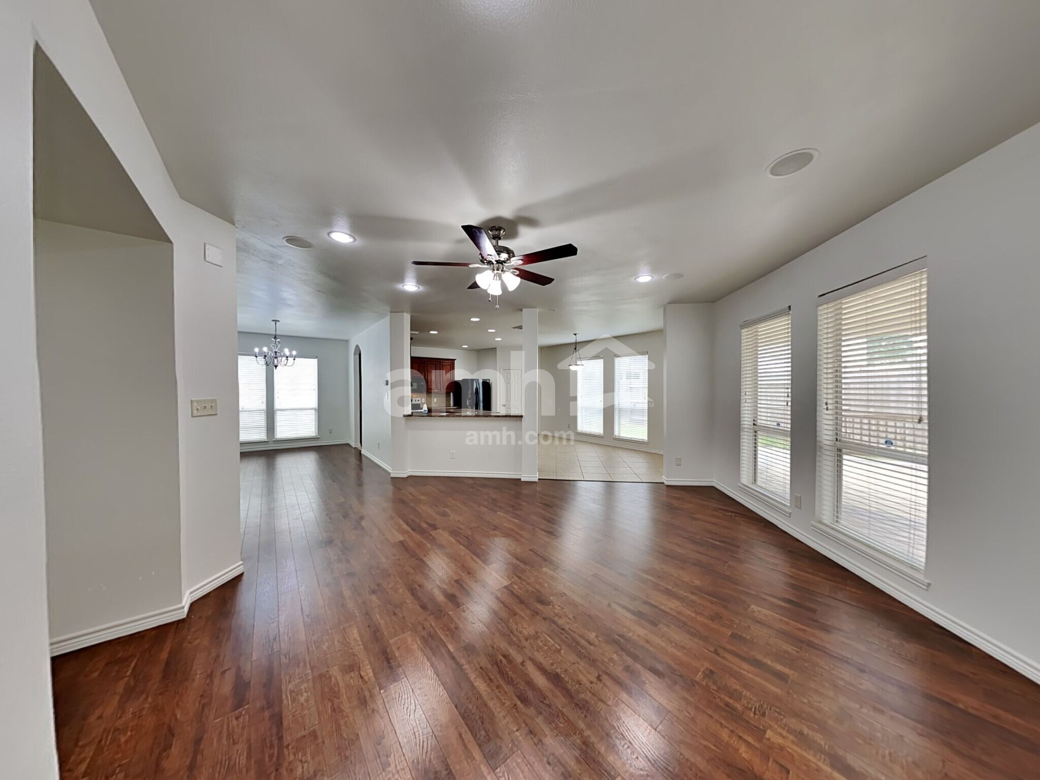 Building Photo - 15818 Shoreline Terrace Dr