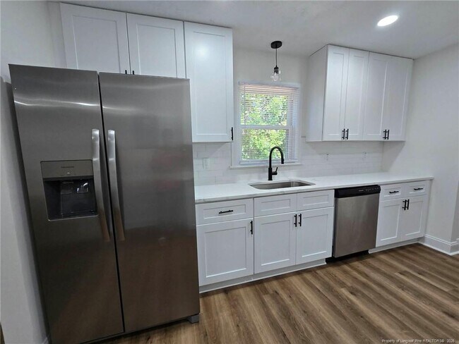Building Photo - 4909 Walnut Dr