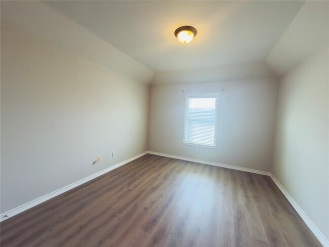 Building Photo - 3932 Links Ln