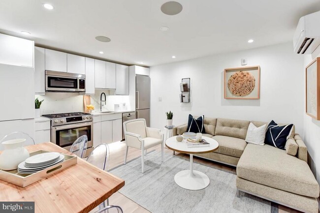 Primary Photo - 1524 18th St NW