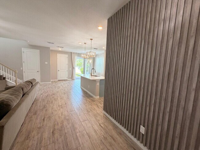 Building Photo - "Spacious 3-Bedroom Retreat in Winter Garden - 5520 Sq Ft of Comfort!"