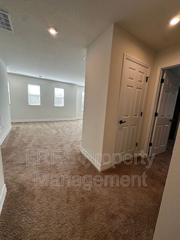 Building Photo - 9220 Sea Pne Ave
