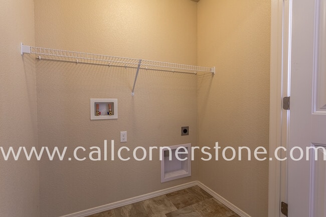 Building Photo - 6698 Lucky Star Ln