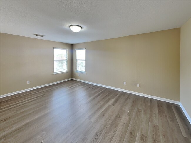 Building Photo - 18107 Quiet Ridge Ln