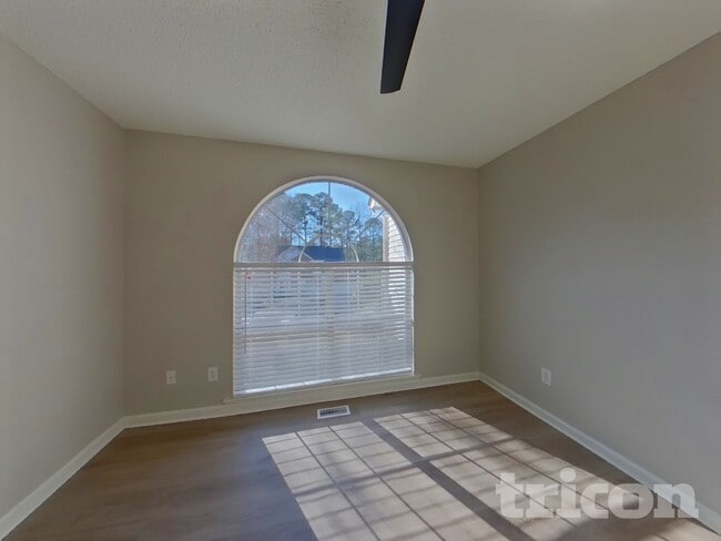 Building Photo - 409 Glen Eagle Cir