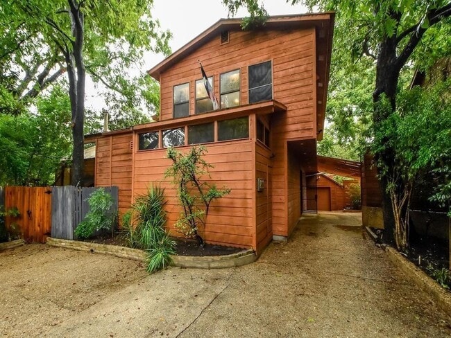 Building Photo - 800 Leonard St