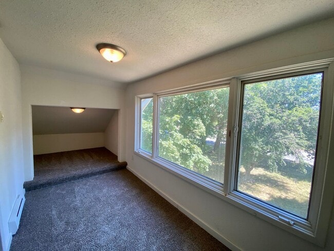 Building Photo - $2,200 - 4 Bed / 3 Bath Beautiful Home in ...