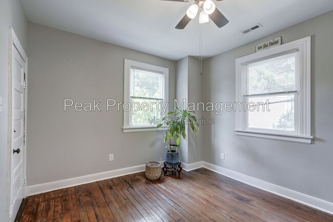 Building Photo - 3022 Groveland Ave