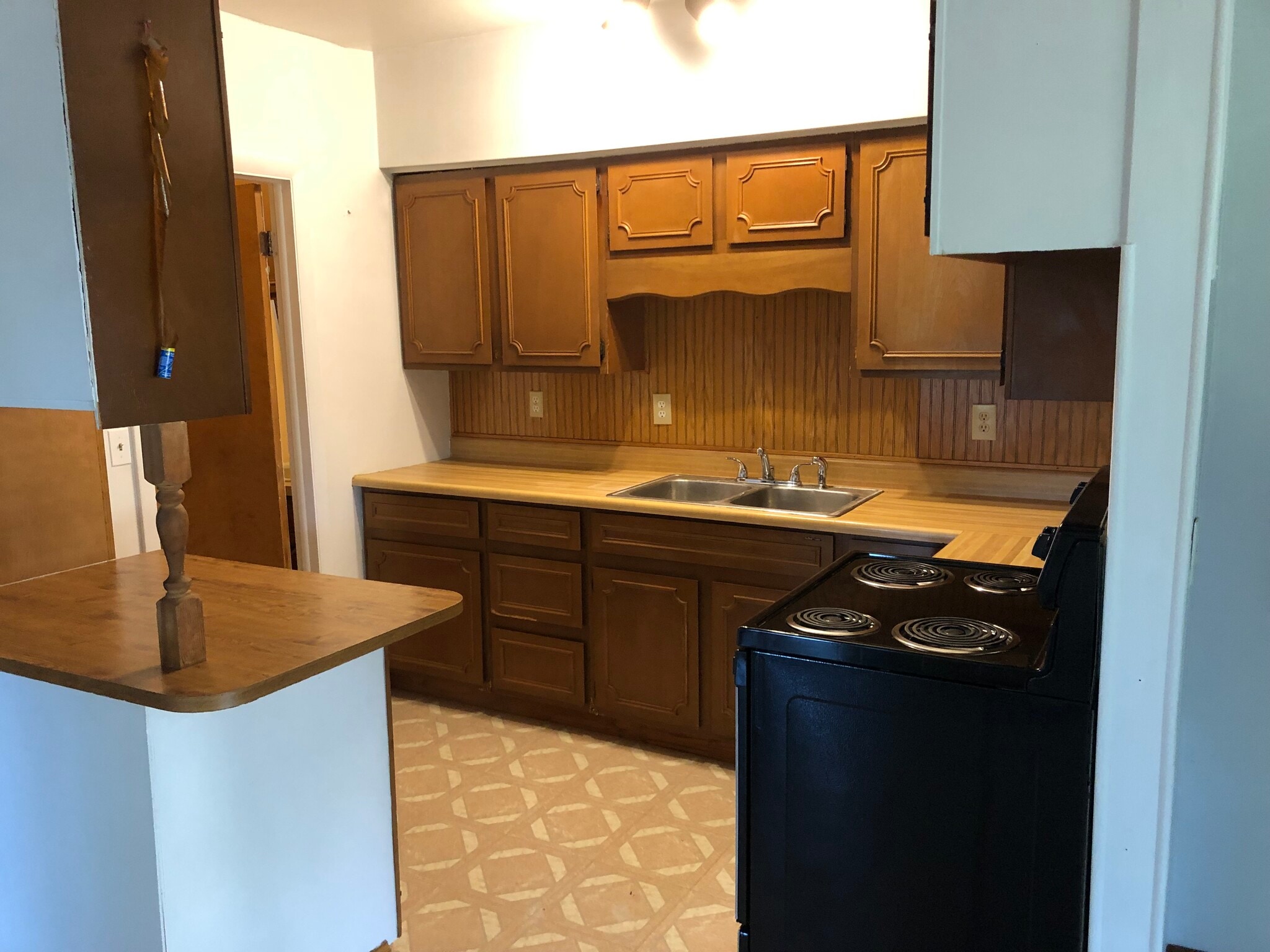 Kitchen - 4872 Byron Dr