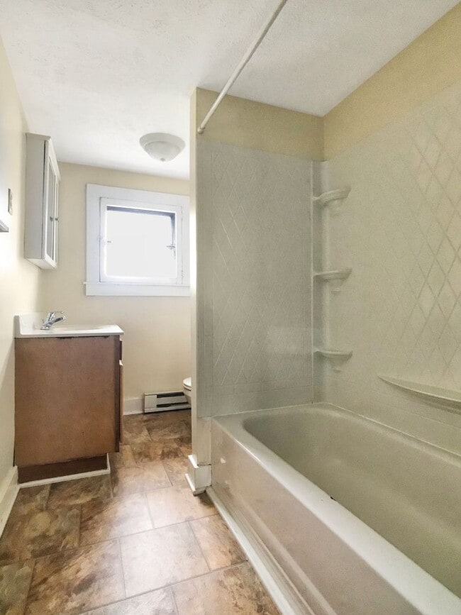 Building Photo - 255-259 Rear Main Street