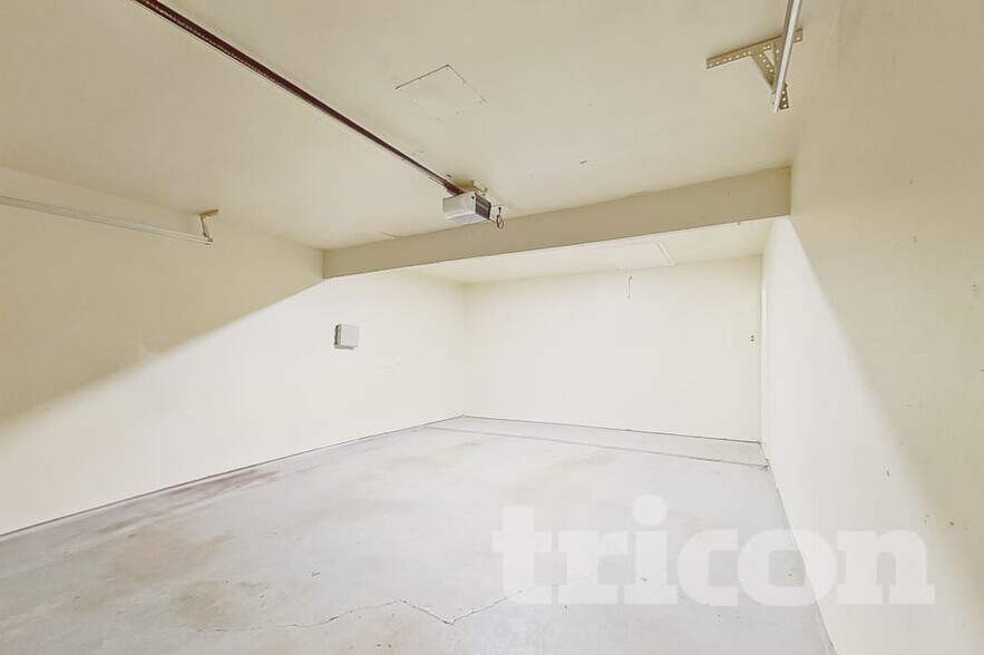 Building Photo - 1610 Pilot Way