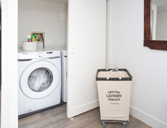 Building Photo - A Turnkey 4 Bed 2 Bath Furnished Retreat