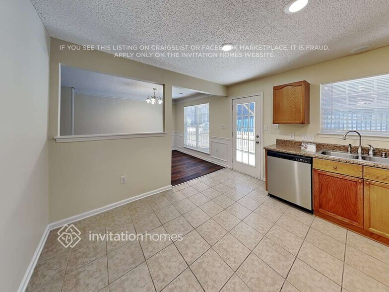 Building Photo - 216 Bradford Glyn Dr