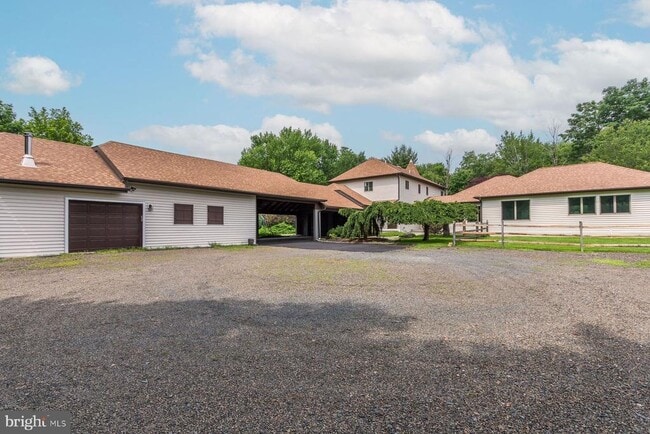 Building Photo - 125 Edison Furlong Rd