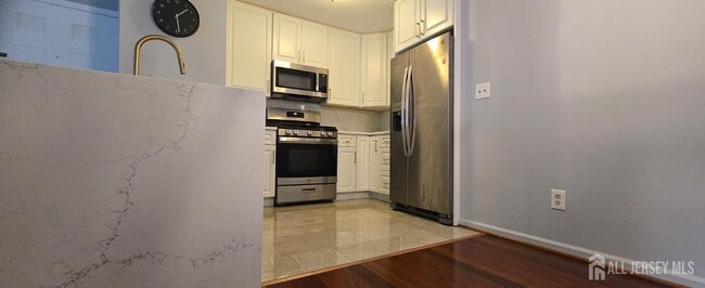 Building Photo - 107 Longfield Ct