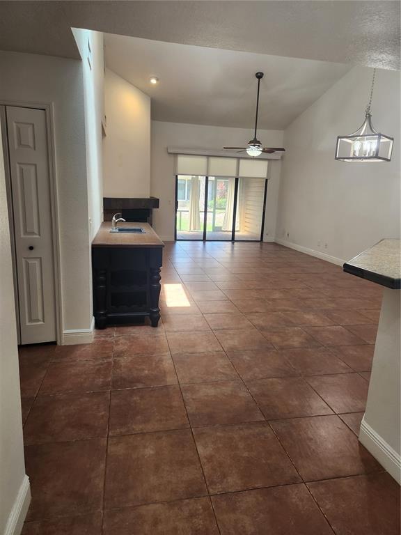 Building Photo - 7316 Della Dr