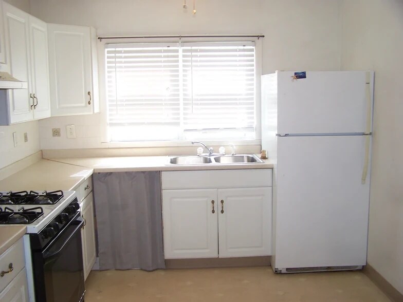 Building Photo - 93 Lovering Ave