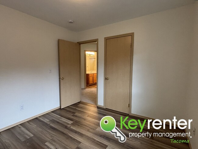 Building Photo - $200 Off First Month’s Rent - Beautiful Ho...