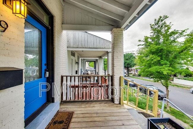 Building Photo - 1749 L St NE